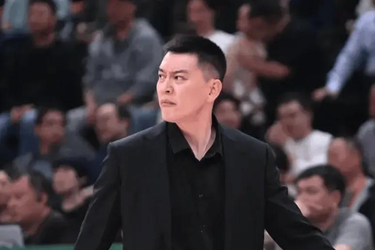 od体育入口-杨鸣73字回应辞职！愧疚对不起球迷，致谢队内支持，评论区太暖心