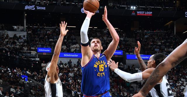 od体育下载-约基奇23+8斯特劳瑟25分 掘金力克马刺豪取12连胜